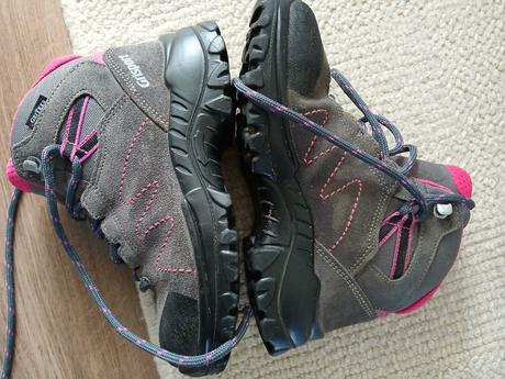 Turistické topánky, 32