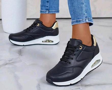 Cierne tenisky v.37, 37