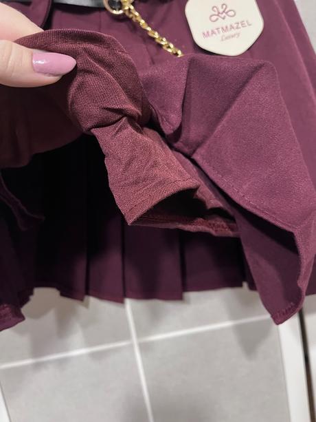 Bordova sukňa, m / s