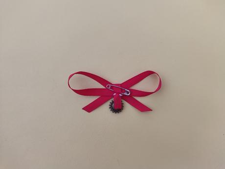 Červená mašlička na kočík, 