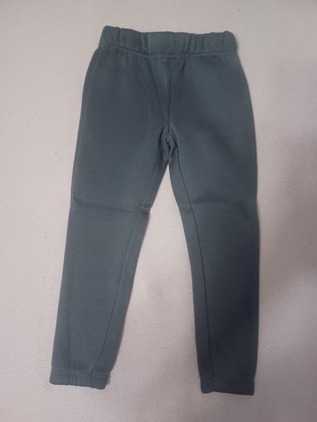 Dievčenské tepláky, 110