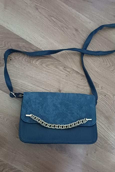 Kabelka avon s retiazkou, avon