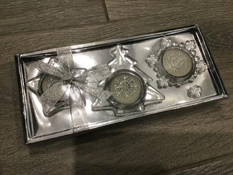 3ks svietnik- 1ks poškodený, 