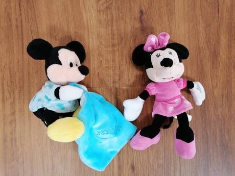 Mickey mouse a minnie,