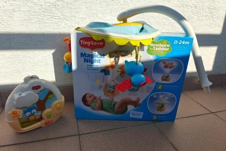 Kolotoč nad postielku tinylove pre bábätká,