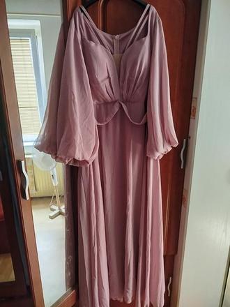 Predám šaty, 48