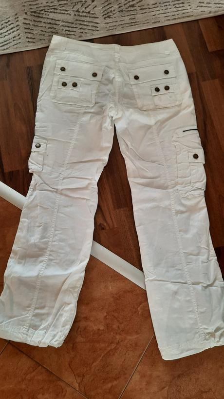 Dámske kapsáče, 42