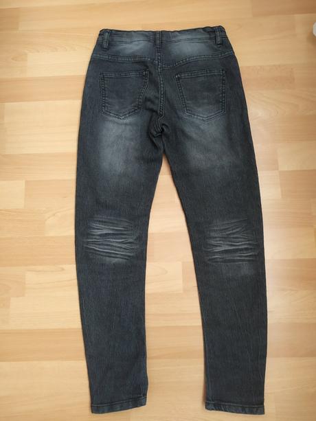 Čierne vyšúchané rifle, kik,140