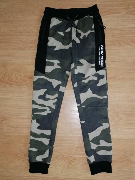 Tepláky 146/152, 152