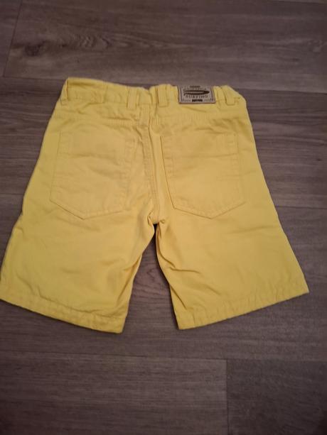 Zlte kratasy, piazza italia,116