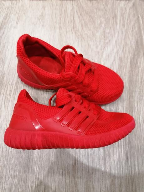 Červené tenisky, 27