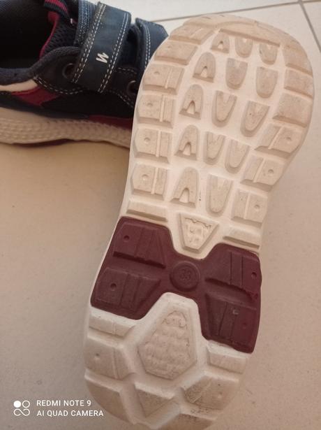 Tenisky na telesnú 33, 33