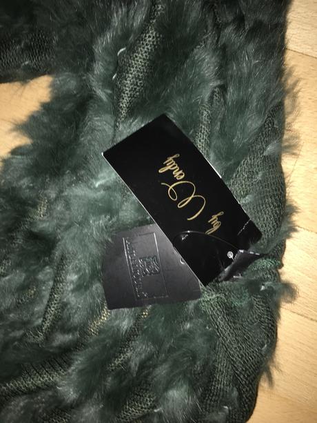 Pončo z králičej kožušiny, 