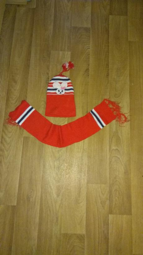 Čiapka so šálou, 68