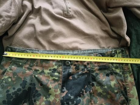 Vojenské oblečenie, m