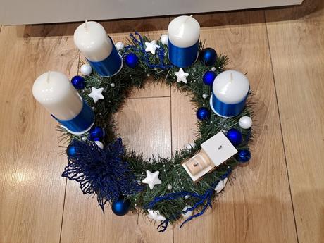 Adventný venček modrý,