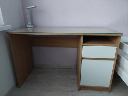 Písací stôl študentský,