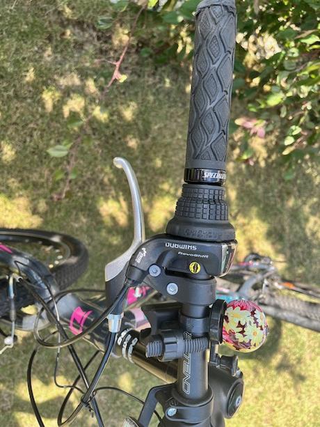 Bicykel dema pegas 24 šedý-ružový, dema,24