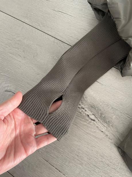 Lesklá bunda, reserved,m