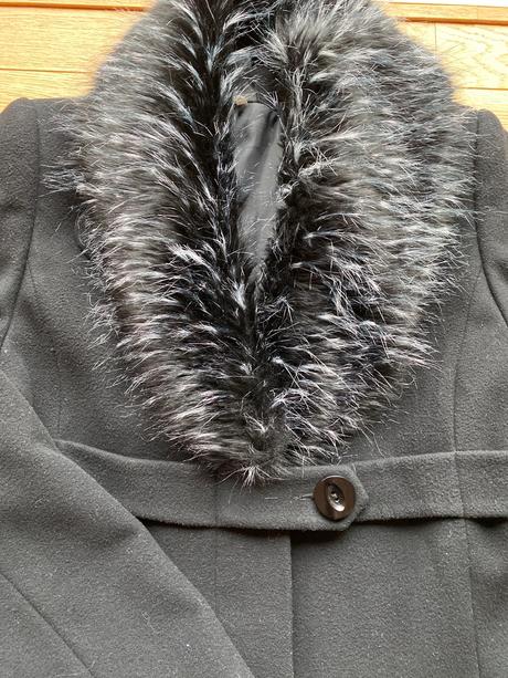 Elegantný kabat, 42