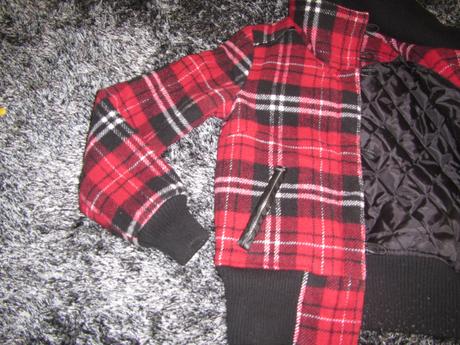 Vinovo-cierna bunda , s