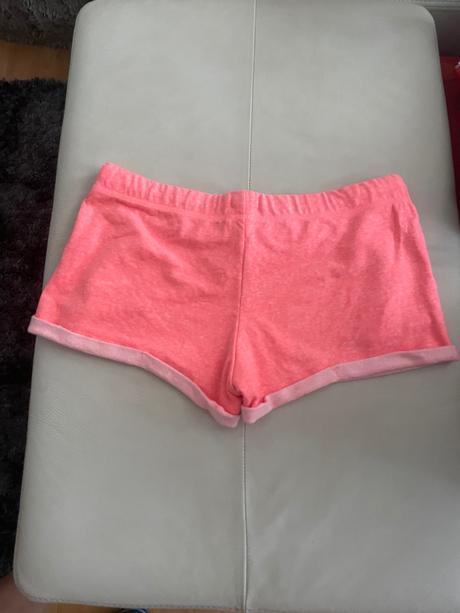 Neonove kratasky, 40