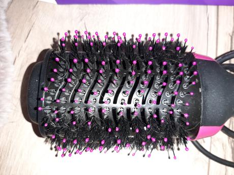 Teplovzdušná kefa,