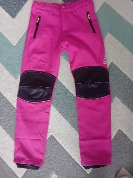 Sofselove nohavice, 140