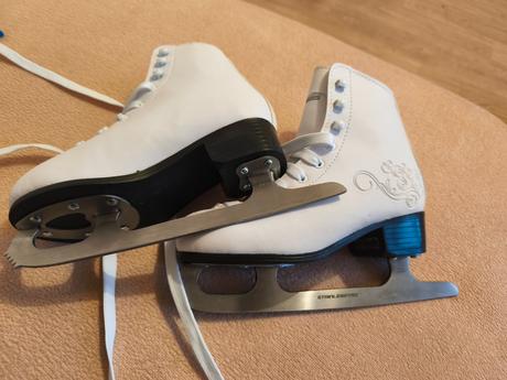 Korčule na krasokorčuľovanie, crowned,35