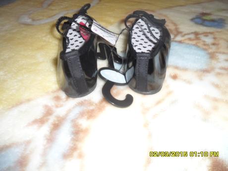 Nenosené topánočky, 25