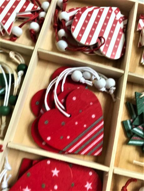 Drevené naturálne ozdoby 36 ks, 