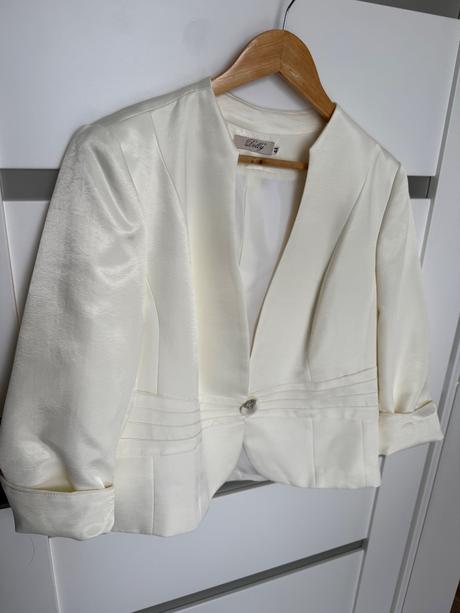 Saténové podšité sako, 44