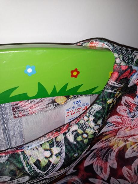 Dievcenske saty, 128