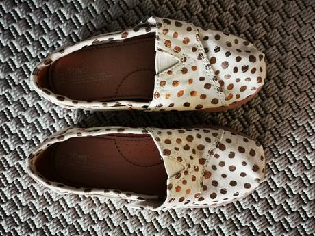 Nenosené topánky toms, 29
