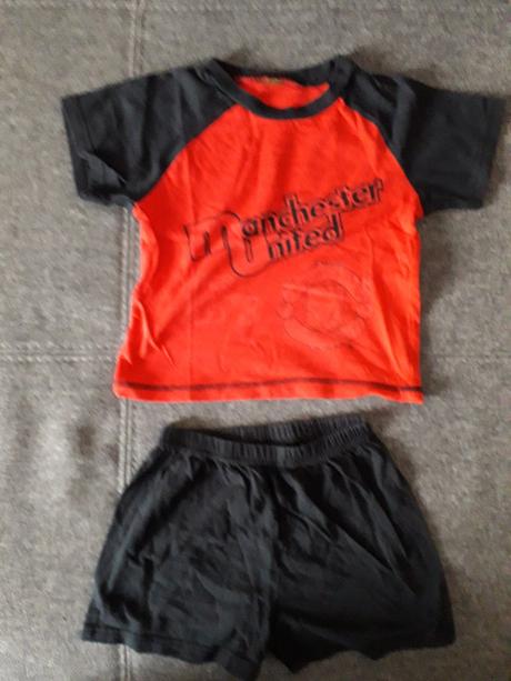 Futbalové pyžamo manchester united - krátky rukáv, 104