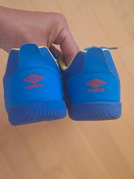 Halovky umbro, umbro,37