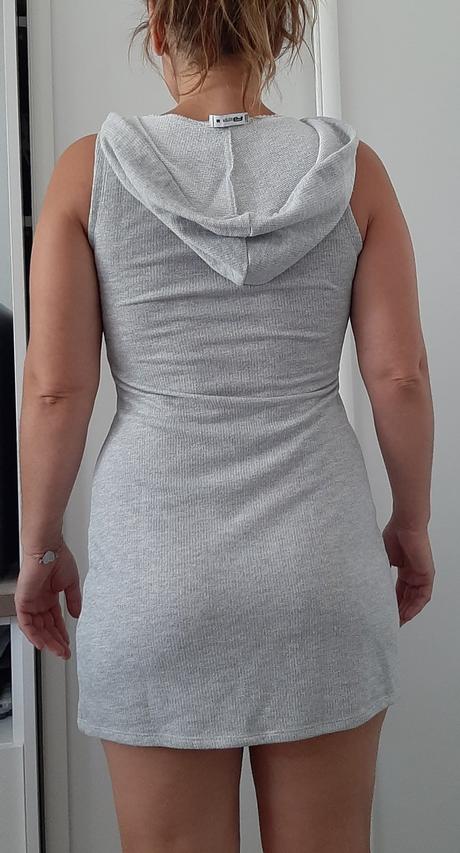 Krasne letne minisaty, m