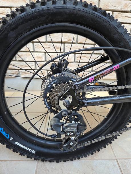 Bicykel kona honzo 20, kona,20