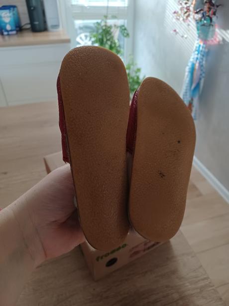 Sandalky tikki, tikki,28