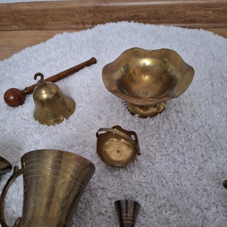 Mosadzné vázy svietniky..., 