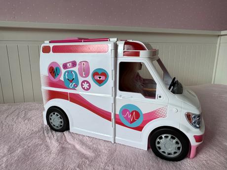 Barbie sanitka a klinika 2v1, 