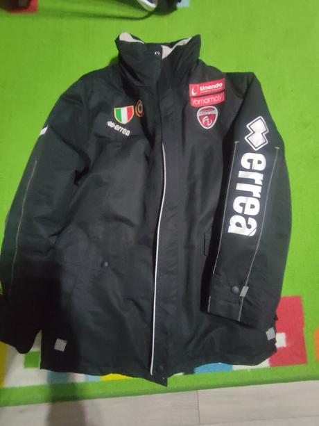 Predám zimnú bundu errea, s