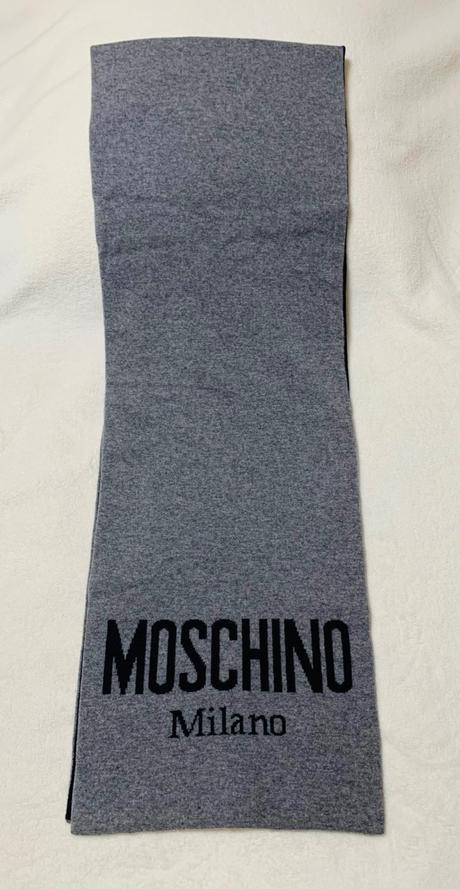 Čiernosivý vlnený šál zn. moschino originál, moschino
