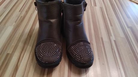 Členkové čižmy, 32