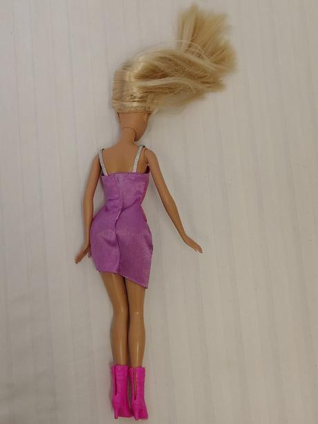 Zb. bábika barbie fashionistas glam mattel 2012,
