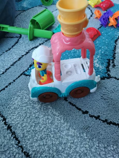 Zmrzlinárske auto na plastelínu, 
