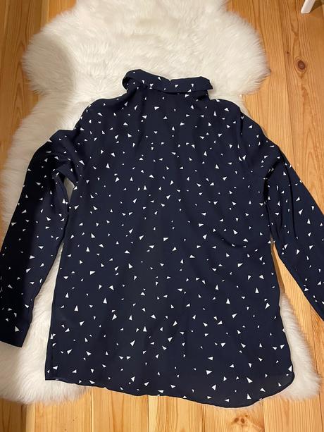 Tmavomodra kosielka s bielymi trojuholnikami, primark,36