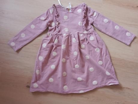 Guličkové ružové šaty s volánikmi, 122