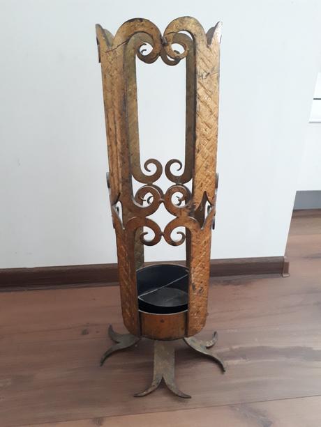 Starožitný stojan na dáždniky, 
