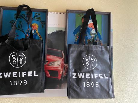 Praktická taška na fľaše napr. do auta,